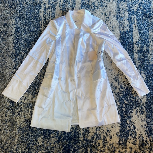 superdown Miley Oversized Blazer in Shiny White Medium - Picture 4 of 7